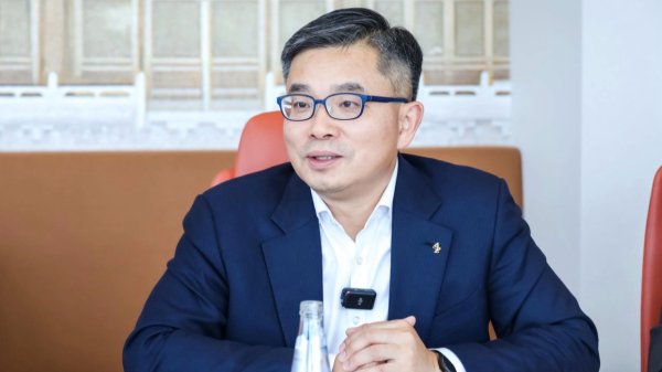 阿斯麦欧股小幅下跌