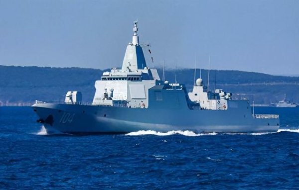 055大驱当着七国的面，直接发射鹰击-20，解放军钳形反制稳控南海