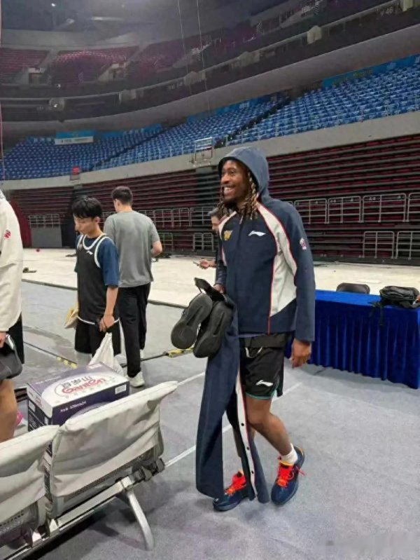 广东大战北京 麦考尔已到位 杜锋信心满满 胡明轩徐杰崔永熙挑大梁